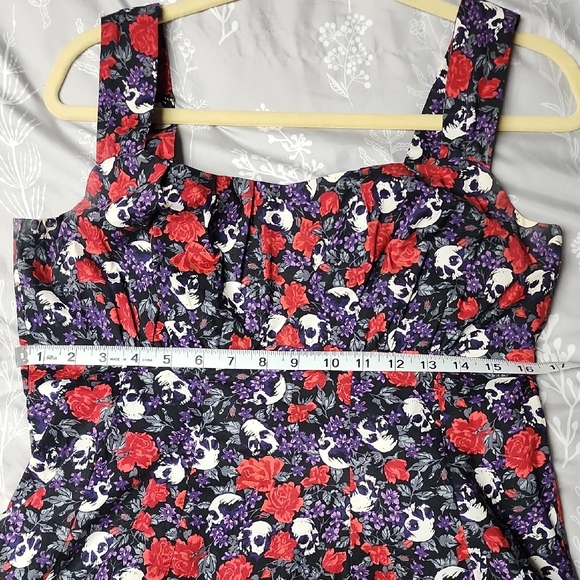 Hot Topic Dress - Picture 2 of 5